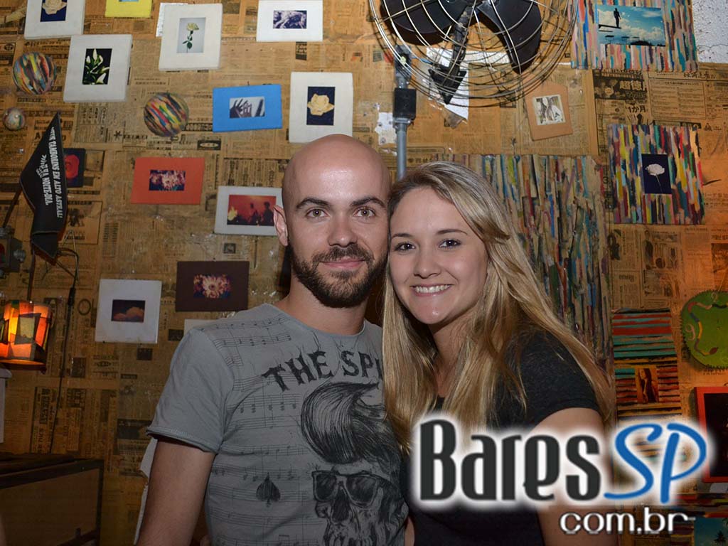 Dona Duda, Augusto Swing e integrantes de outros grupos se apresentaram em noite de samba-rock Dona Duda, Augusto Swing e integrantes de outros grupos se apresentaram em noite de samba-rock